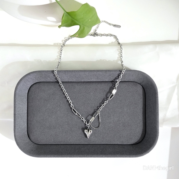 NEW 18K White Gold Plated Silver Tone Asymmetric Chain Link Heart Charm Necklace - Picture 4 of 8